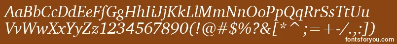 Fonte CharterItcTtItalic – fontes brancas em um fundo marrom