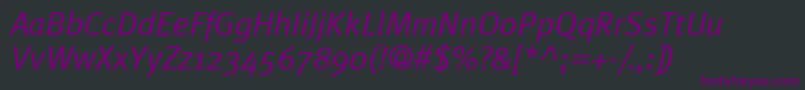 Czcionka MetaplusnormalItalic – fioletowe czcionki na czarnym tle