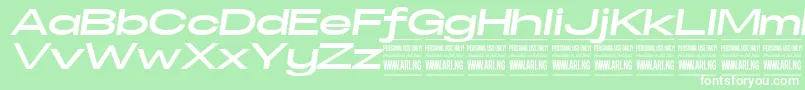 SpecifypersonalExexpbolditalic-fontti – valkoiset fontit vihreällä taustalla
