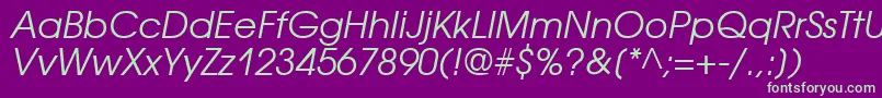 AvantgardecttItalic-Schriftart – Grüne Schriften auf violettem Hintergrund