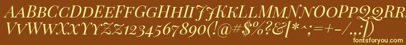 Playfairdisplaysc Italic-fontti – keltaiset fontit ruskealla taustalla