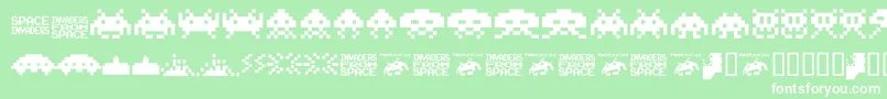 Шрифт Invaders.From.Space.Fontvir.Us – белые шрифты на зелёном фоне