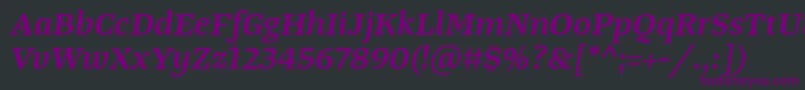 フォントTangerserifwideSemibolditalic – 黒い背景に紫のフォント
