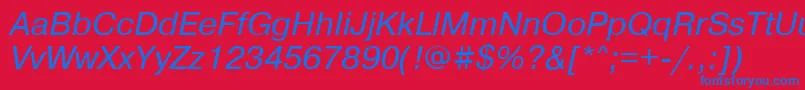 Czcionka PragmaticaisocttItalic – niebieskie czcionki na czerwonym tle
