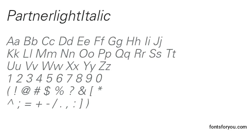 Schriftart PartnerlightItalic – Alphabet, Zahlen, spezielle Symbole