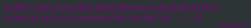Czcionka DyadisItcMediumItalic – fioletowe czcionki na czarnym tle