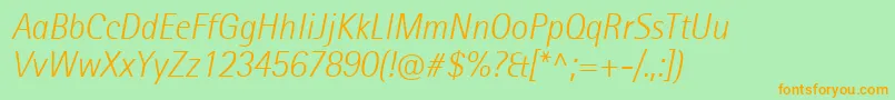RotisIiSansProLightItalic-Schriftart – Orangefarbene Schriften auf grünem Hintergrund