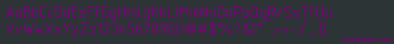 Czcionka GostTypeB – fioletowe czcionki na czarnym tle