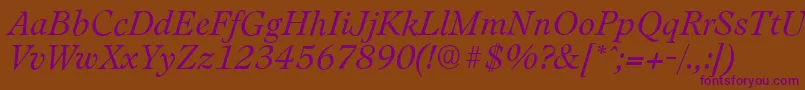 LeamingtonserialLightItalic-Schriftart – Violette Schriften auf braunem Hintergrund