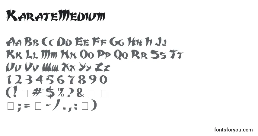 A fonte KarateMedium – alfabeto, números, caracteres especiais