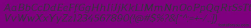 Czcionka ReganslabMediumitalic – czarne czcionki na fioletowym tle