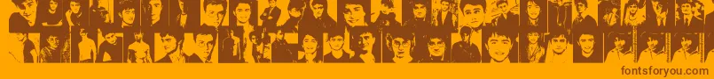 Lisätietoja DanielRadcliffe-fontista DanielRadcliffe-fontti – ruskeat fontit oranssilla taustalla
