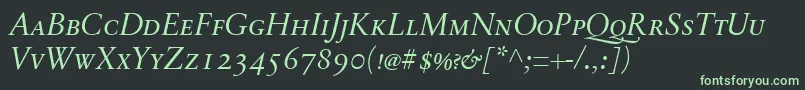 SabonnextLtDisplayItalicSmallCaps-fontti – vihreät fontit mustalla taustalla