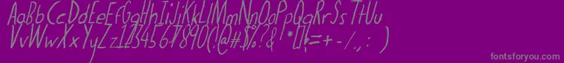 Thedogatemyhomeworkital-fontti – harmaat kirjasimet violetilla taustalla