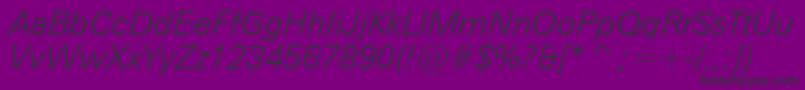 Czcionka ZurichLightItalicBt – czarne czcionki na fioletowym tle