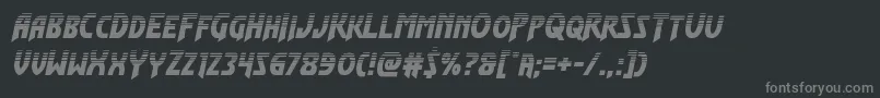 Weitere Informationen zur Flashrogershalf-Schriftart Flashrogershalf-Schriftart – Graue Schriften auf schwarzem Hintergrund