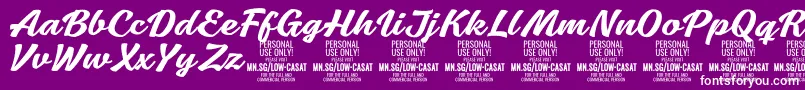 フォントLowcasatmedPersonalUse – 紫の背景に白い文字