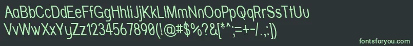 フォントStrvarrn – 黒い背景に緑の文字