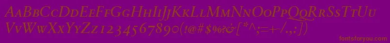 Fonte SabonnextLtItalicSmallCaps – fontes marrons em um fundo roxo