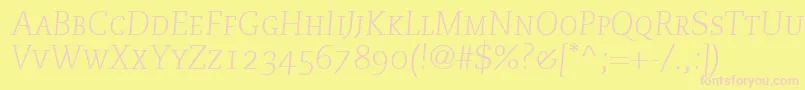 PmnCaecilia46LightItalicSmallCapsOldstyleFigures-fontti – vaaleanpunaiset fontit keltaisella taustalla
