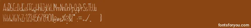 DayonaElegant Font – White Fonts on Brown Background