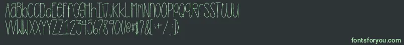 フォント2peasStandTall – 黒い背景に緑の文字