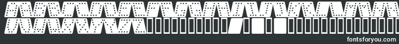 DominoBredKursiv-fontti – valkoiset fontit mustalla taustalla