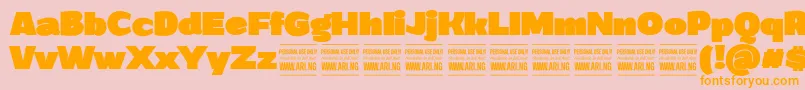 GrandiblackPersonalUse-fontti – oranssit fontit vaaleanpunaisella taustalla