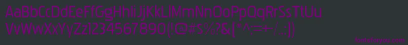 Czcionka PakenhamrgRegular – fioletowe czcionki na czarnym tle