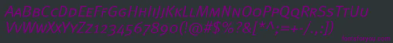 フォントMetanormalcapscItalic – 黒い背景に紫のフォント