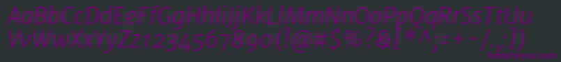 Czcionka MerriweathersansLightitalic – fioletowe czcionki na czarnym tle
