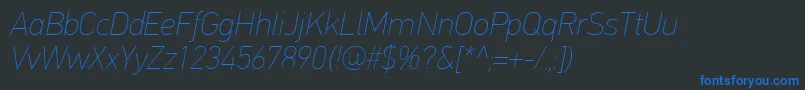 Czcionka PfdintextproExtrathinitalic – niebieskie czcionki na czarnym tle