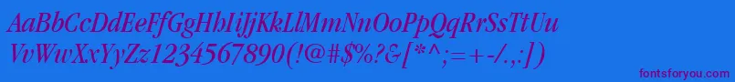 ItcGaramondLtBookCondensedItalic-Schriftart – Violette Schriften auf blauem Hintergrund