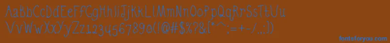 QuirkyNotsRegular-Schriftart – Blaue Schriften auf braunem Hintergrund