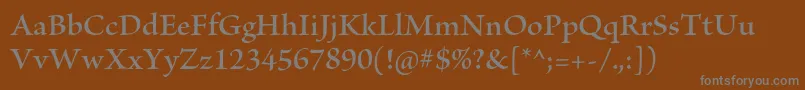 BriosoproSemiboldsubh-fontti – harmaat kirjasimet ruskealla taustalla