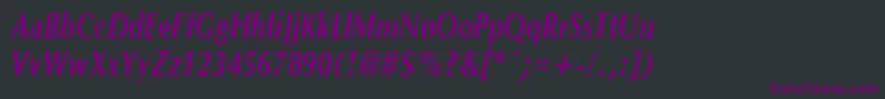 Czcionka OptanecompactBoldItalic – fioletowe czcionki na czarnym tle