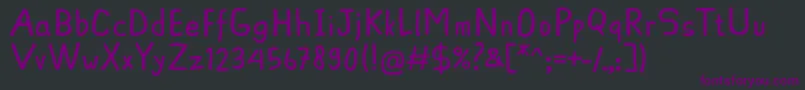 Czcionka AscotaRegular – fioletowe czcionki na czarnym tle