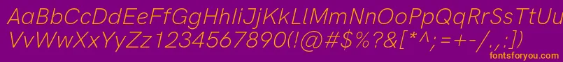 HkgroteskLightlegacyitalic-Schriftart – Orangefarbene Schriften auf violettem Hintergrund