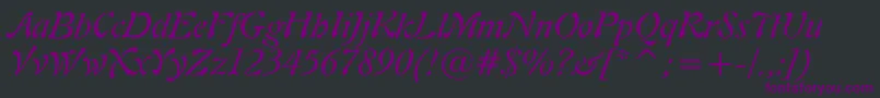 Freeform721ItalicBt-fontti – violetit fontit mustalla taustalla