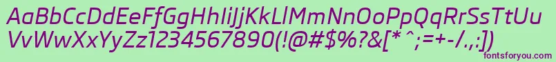 SkodaProMediumItalic-fontti – violetit fontit vihreällä taustalla