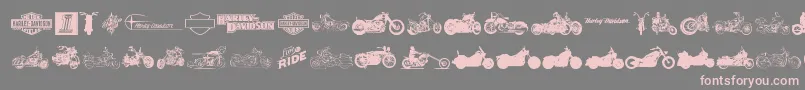 Weitere Informationen zur HarleyDavidson-Schriftart HarleyDavidson-Schriftart – Rosa Schriften auf grauem Hintergrund