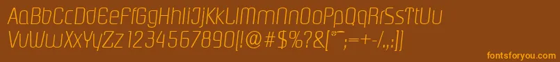 PasadenaserialXlightItalic-Schriftart – Orangefarbene Schriften auf braunem Hintergrund