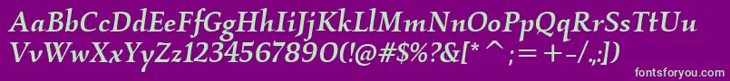 KallosItcMediumItalic-fontti – vihreät fontit violetilla taustalla