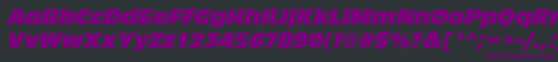 フォントAntiqueolitcomItalic – 黒い背景に紫のフォント