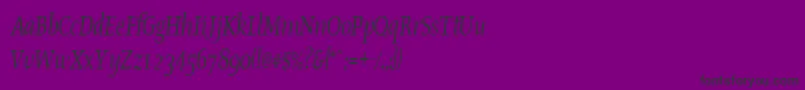 OldstylecondensedItalic-fontti – mustat fontit violetilla taustalla