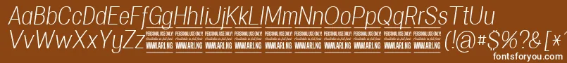 fuente SpecifypersonalConlightitalic – Fuentes Blancas Sobre Fondo Marrón