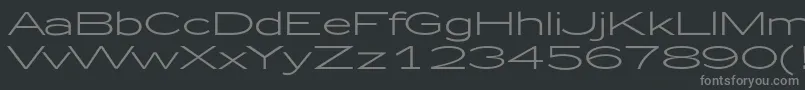 Zeppelin51-fontti – harmaat kirjasimet mustalla taustalla