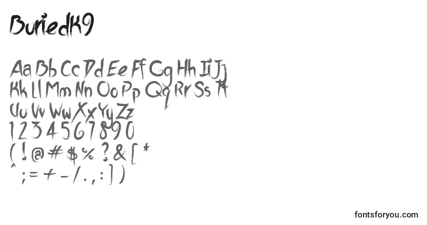 Czcionka BuriedK9 – alfabet, cyfry, specjalne znaki