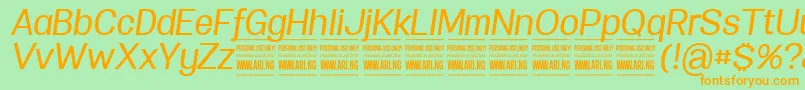 SpecifypersonalNormmediumitalic-fontti – oranssit fontit vihreällä taustalla