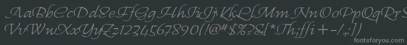 RegalliaItc-fontti – harmaat kirjasimet mustalla taustalla